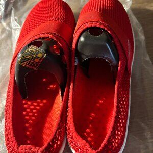 Fashion Women's Red Mesh Lightweight Slip On Shoes Size 8‎ New